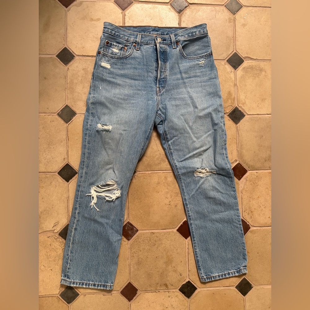 Levi's 501 Light Blue Denim Jeans. Size 28.